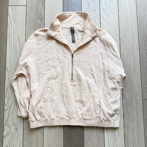Vuori Tops - Vuori cream and tan quarter